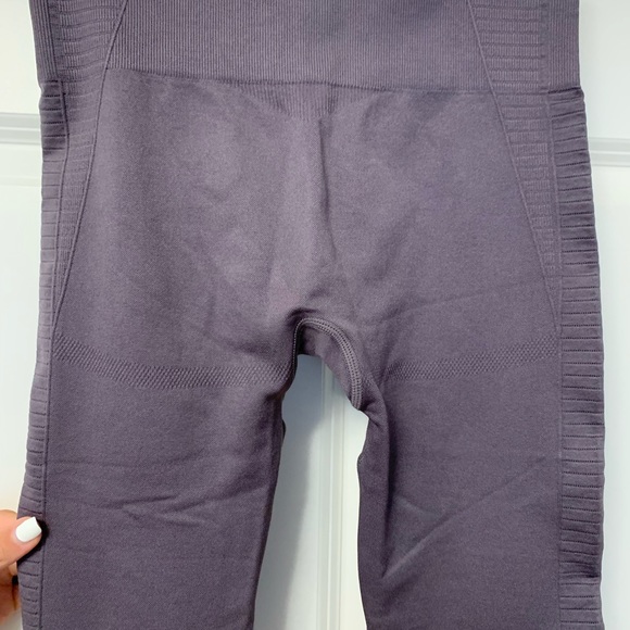 Gymshark Energy+ Seamless Leggings in Slate Lavender - Never Worm Size Small - Picture 8 of 10